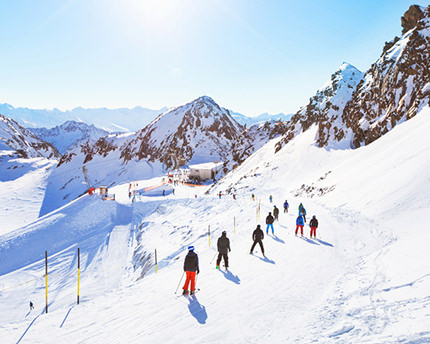 Skifahren in Sierra Nevada: Der ideale Winterkurztrip