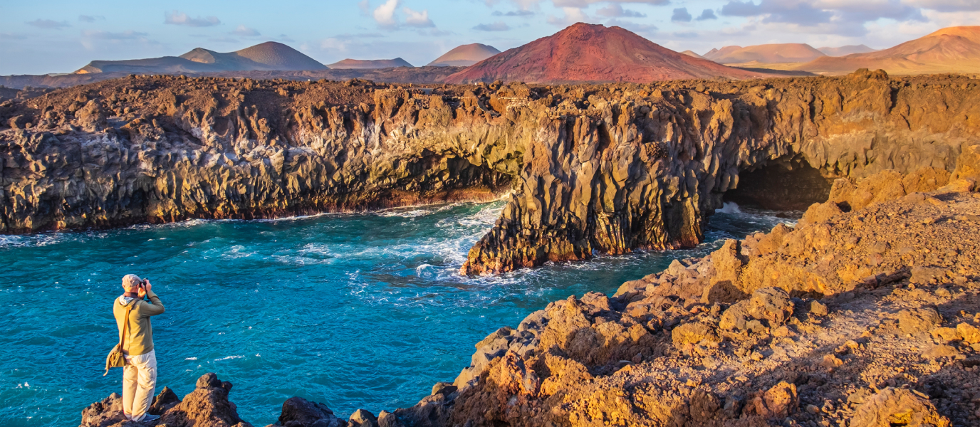 Los Hervideros de Lanzarote, un paraje esculpido por la lava y el mar