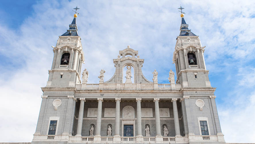 Fachada de la Catedral de la Almudena