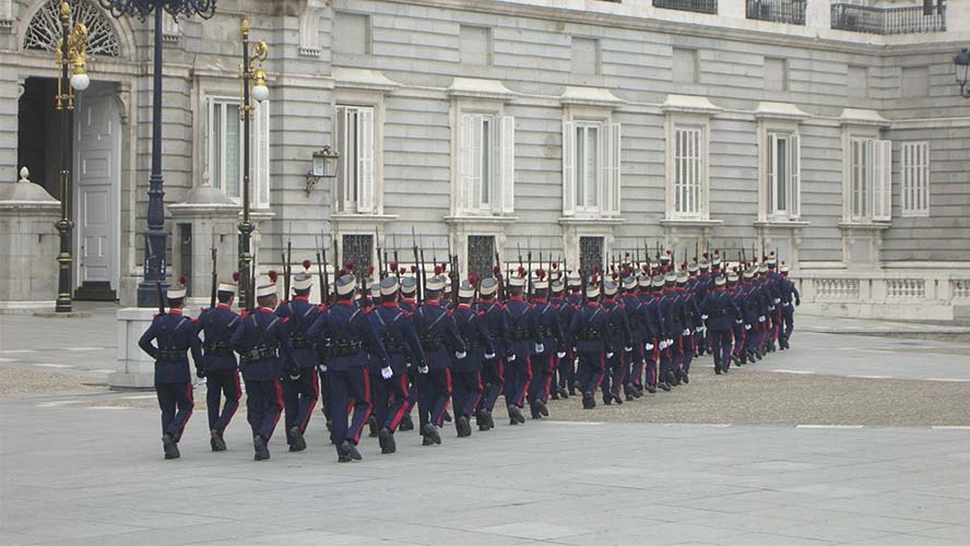 Solemne cambio de guardia