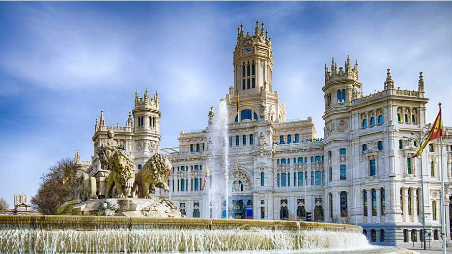 Plaza de Cibeles y Ayuntamiento de Madrid