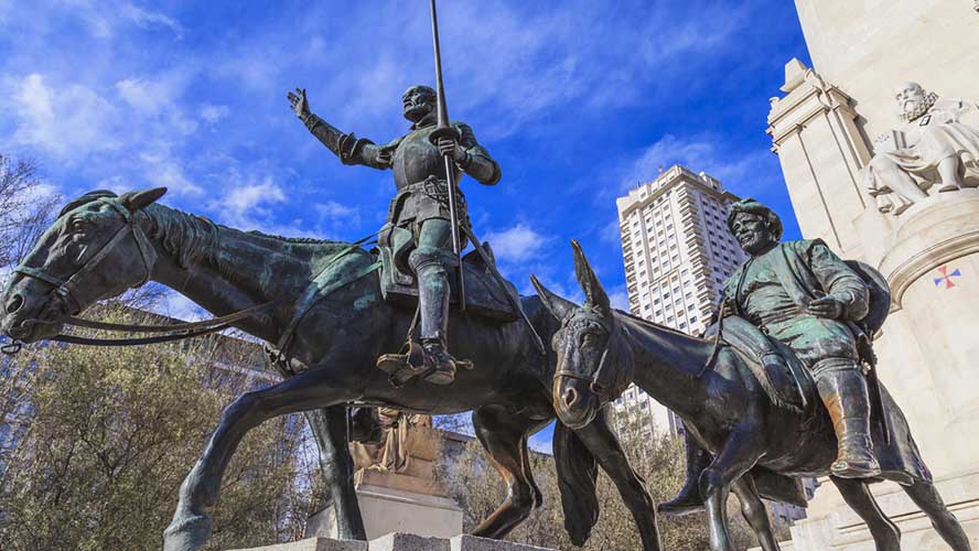 Estatua Quijote en Plaza de España