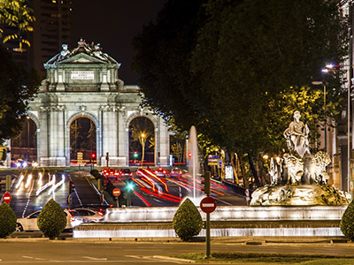 Puerta de Alcalá de noche