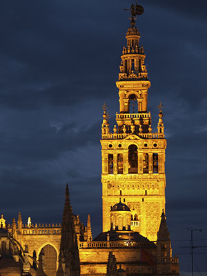 Giralda de Sevilla de noche