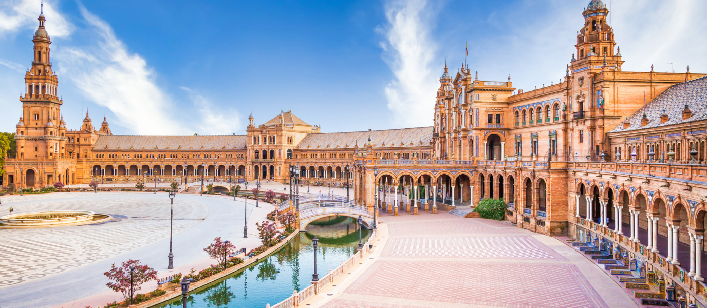 Romantic plans in Seville: let its magic sweep you off your feet
