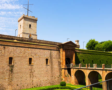 El Castillo de Montjuïc domina toda Barcelona