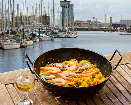 La comida típica de Barcelona, entre el mar y la montaña