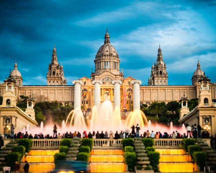 Fuente mágica de Montjuic, un espectáculo de agua, música y luces en Barcelona