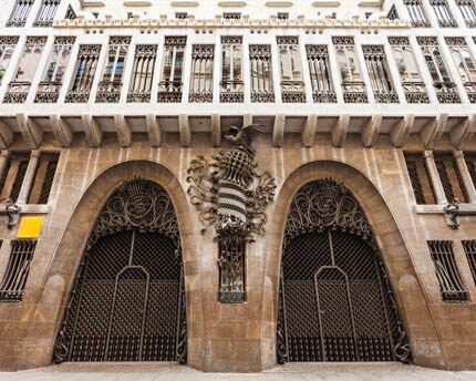 Palacio Güell, la casa que el joven Gaudí diseñó para su mecenas