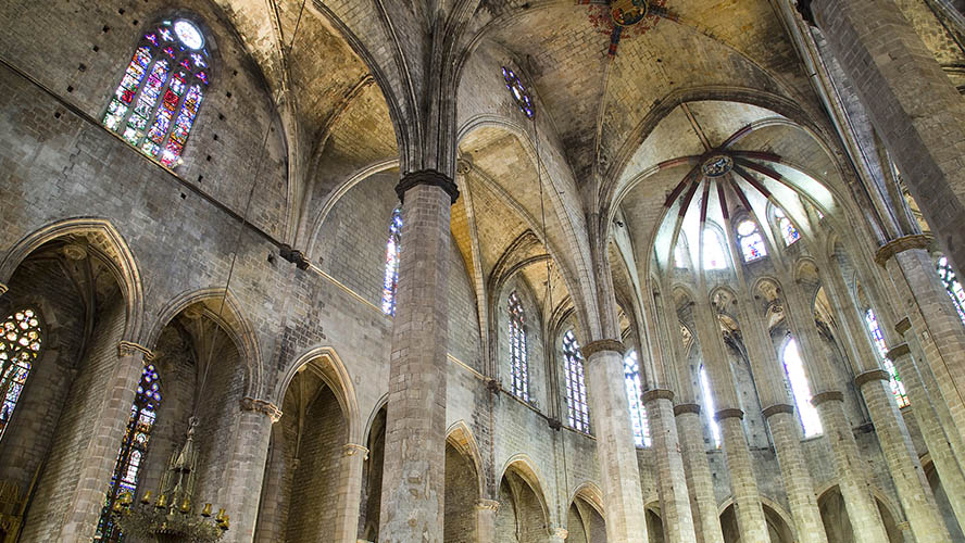 Interior de la basílica de Santa María del Mar