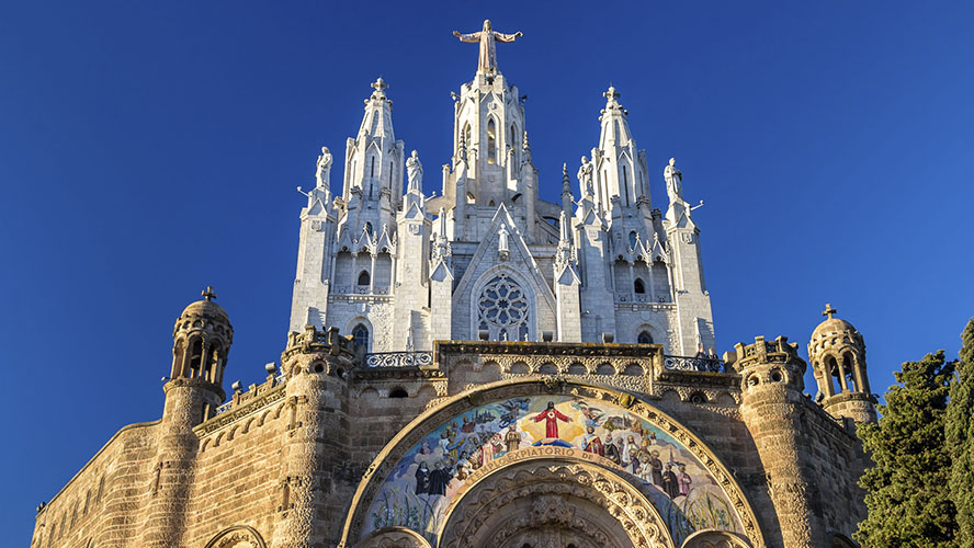 Vista del exterior del Templo Expiatorio del Sagrado Corazón