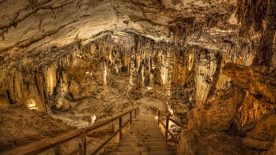 Entrada a las Cuevas de Arta