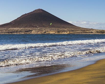 El Médano, descanso y windsurf en las salvajes playas de Montaña Roja