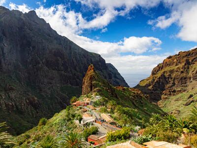 Explore the hiking trails in Tenerife and their hidden wonders