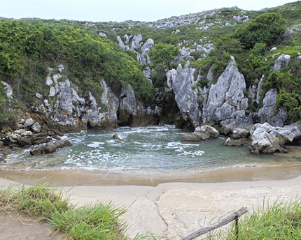 playa de gulpiyuri