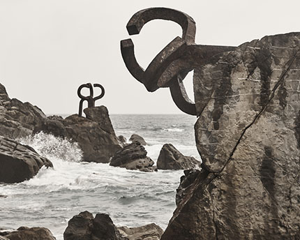 Peine del Viento de Eduardo Chillida Patrimonio Cultural País Vasco Turismo Euskadi Turismo en Euskadi País Vasco