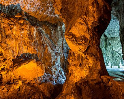 cueva asturias