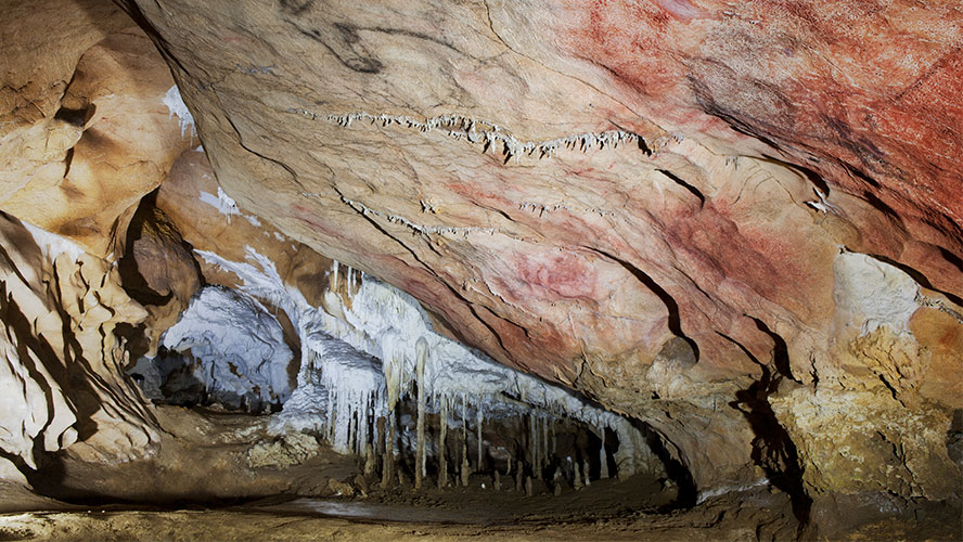 cueva tito bustillo astiurias