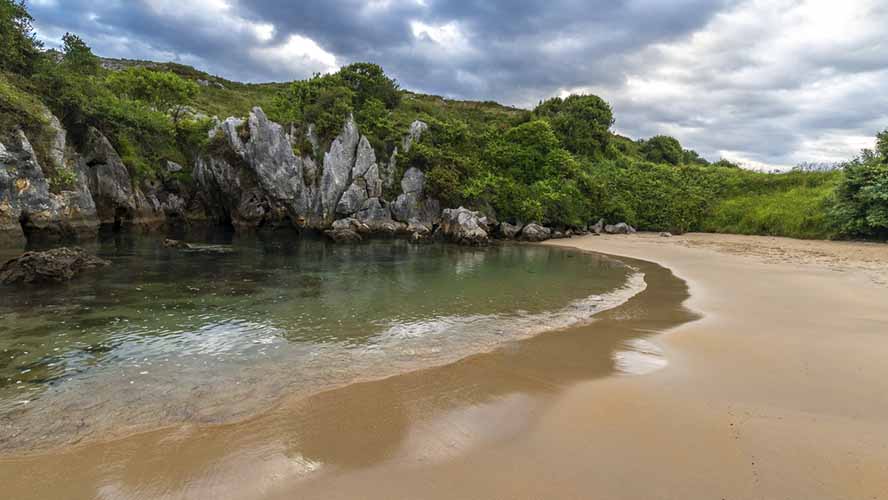 Playa de Gulpiyuri