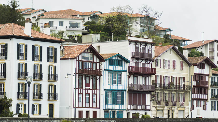 Casas típicas en San Juan de Luz