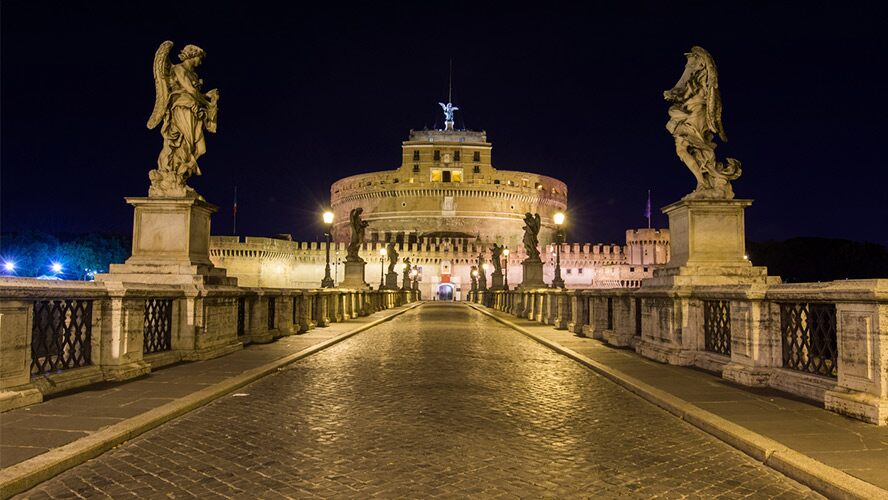 Castillo de Sant Angelo por la noche