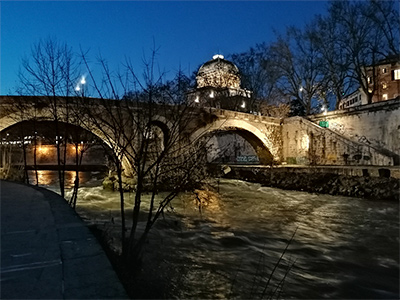 Puente isla tiberina.