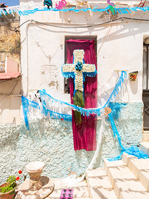 cruces de mayo barrio santa cruz