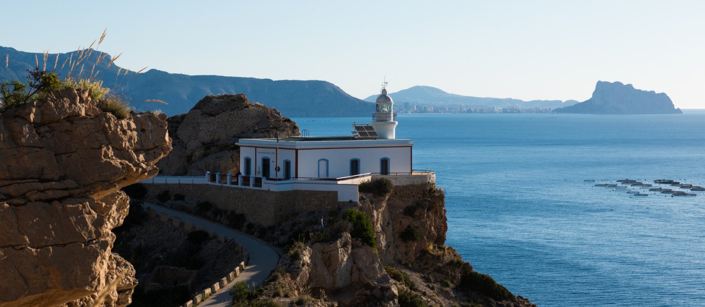 Serra Gelada Natural Park: dunes, tiny islands and cliffs
