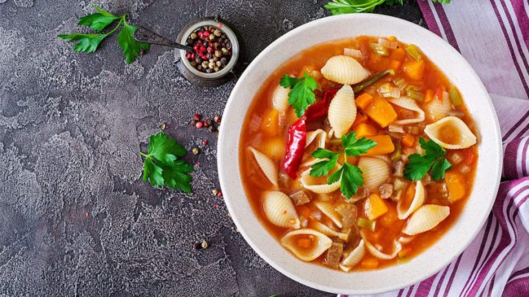 Disfruta en tu viaje de la variada comida típica de Roma