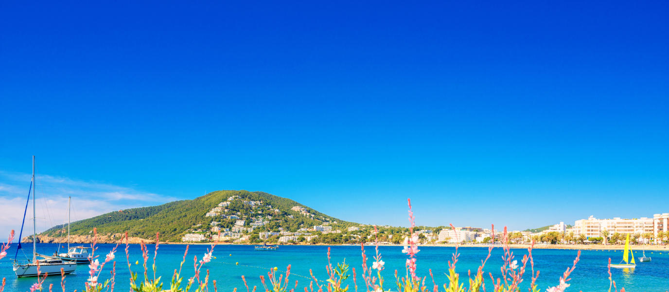 Qué ver en Santa Eulalia, un reducto de paz en mitad de Ibiza