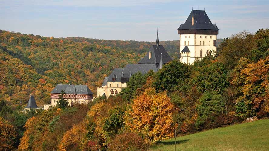 El precioso entorno del Castillo Karlstejn