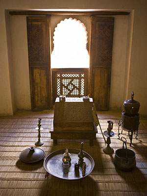 Sala en el interior de la Medersa