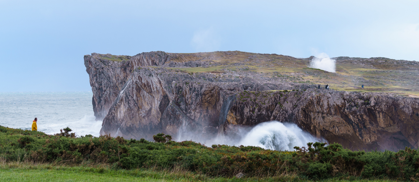 Los bufones de Pría: cuando el mar respira en la costa de Asturias