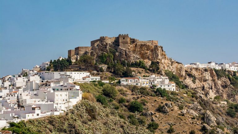 salobre-a-todo-el-encanto-de-la-costa-tropical-de-granada