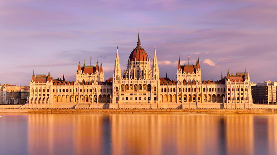 visit budapest parliament