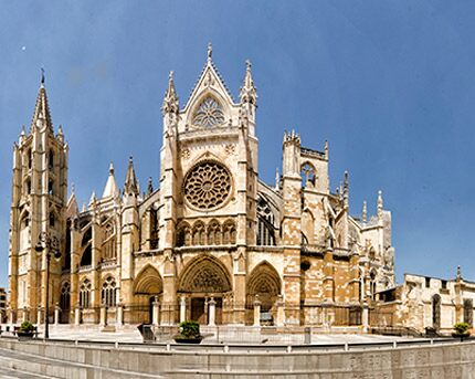 León Cathedral: a spectacle of light within its stained-glass windows