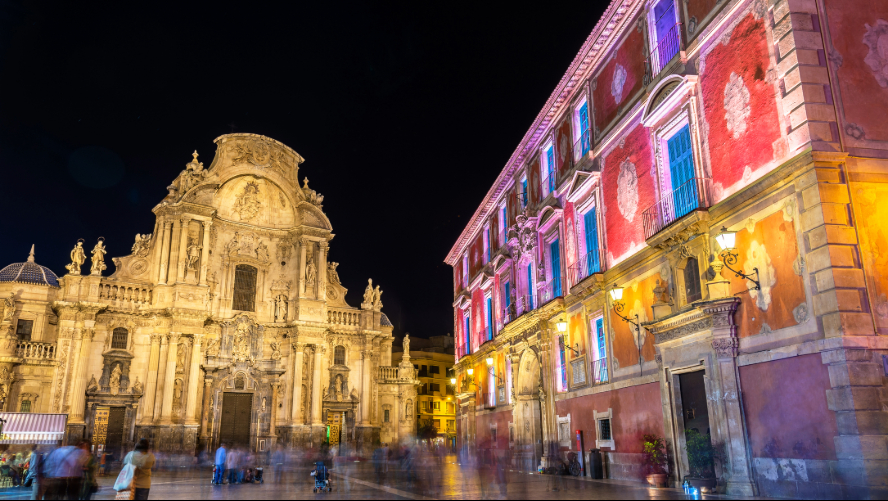 Palacio Episcopal de Murcia junto a la Catedral