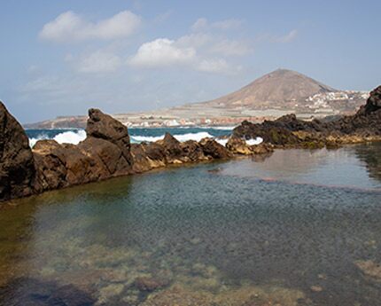 Playa El Roquete, un baño en Gran Canaria entre acantilados