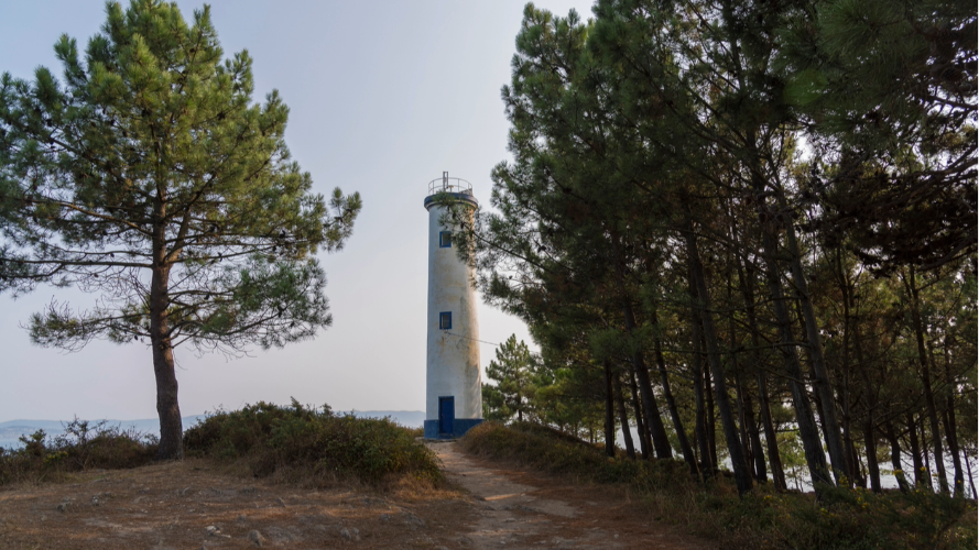 Faro de Punta Subrido
