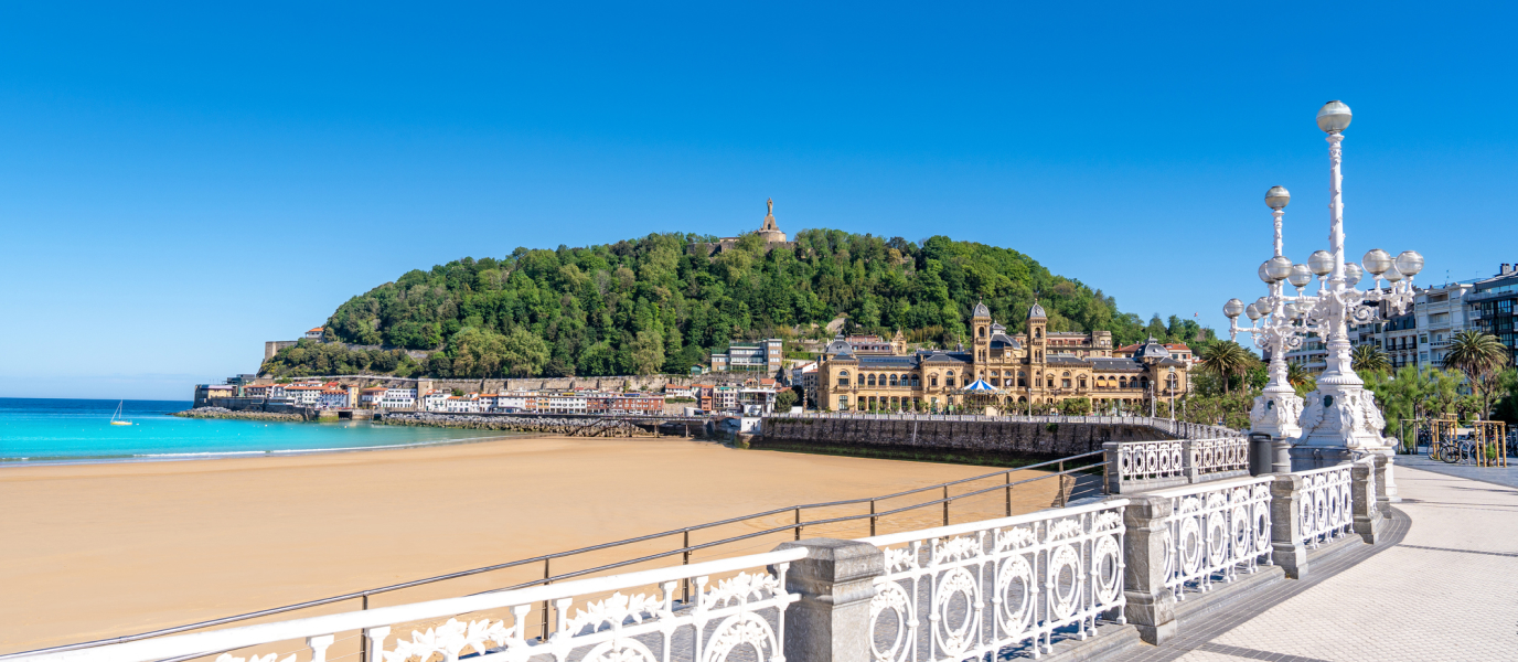 Playa De La Concha Style And Natural Beauty Barcel Experiences