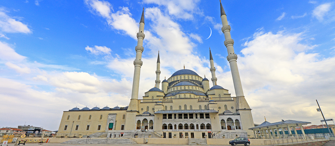 Mezquita de Kocatepe: el coloso espiritual de Ankara