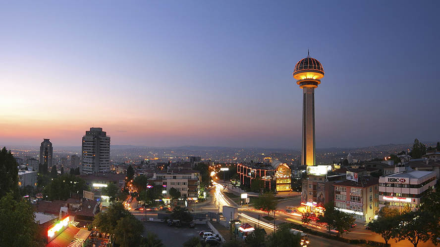 Faro de Atakule noche