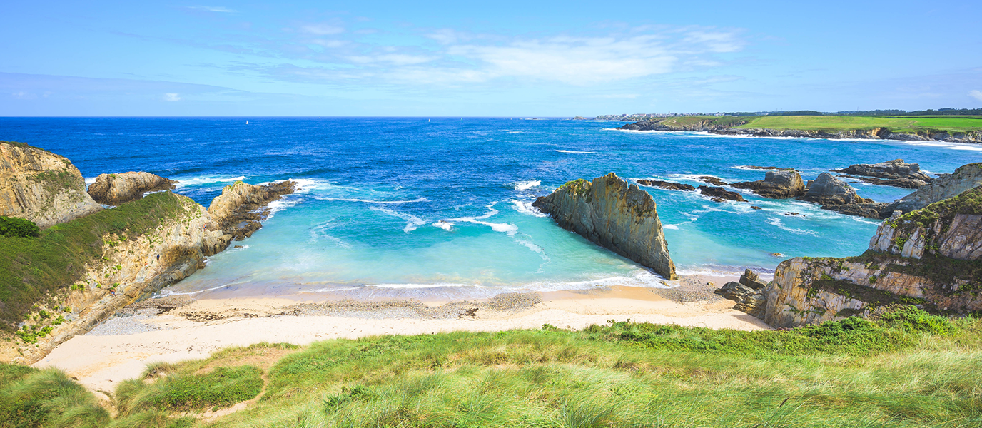 Playa de Serantes, un arenal entre las marismas y las dunas