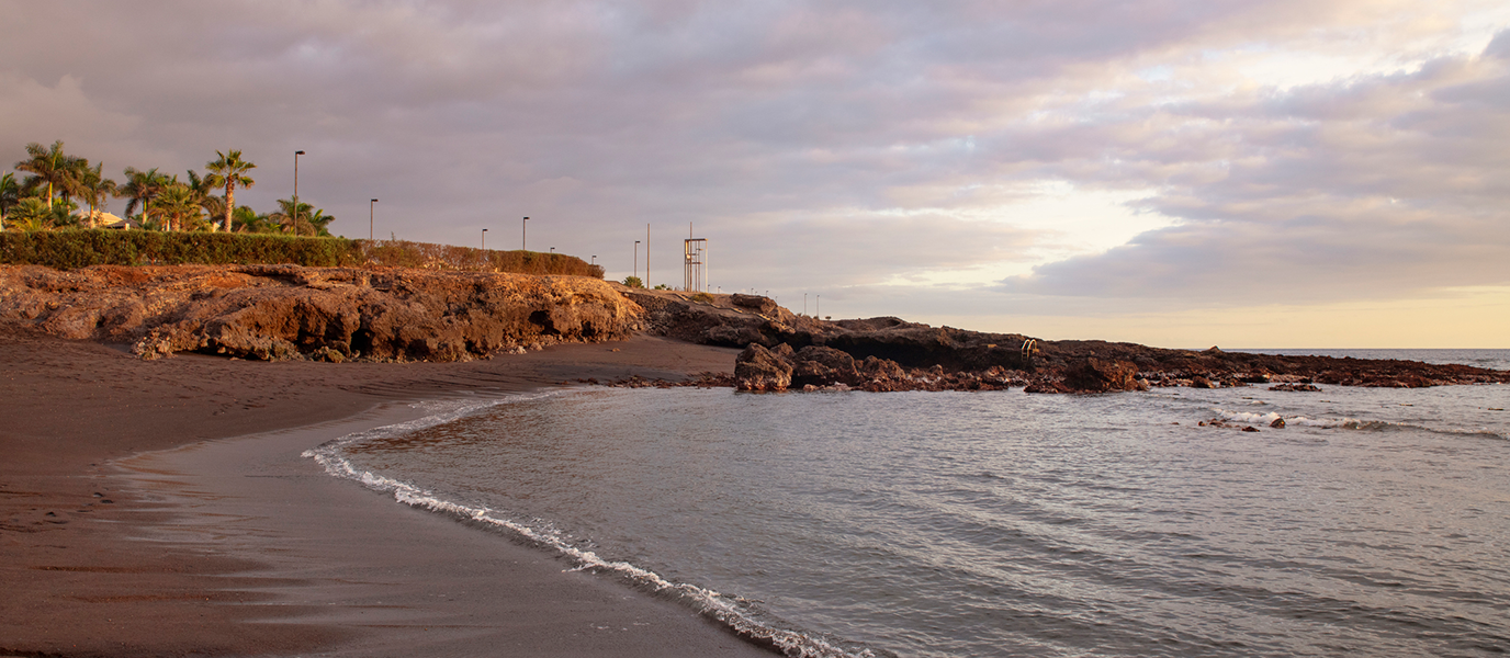 Playa de la Jaquita del Médano, para familias y amantes del kitesurf, surf o windsurf