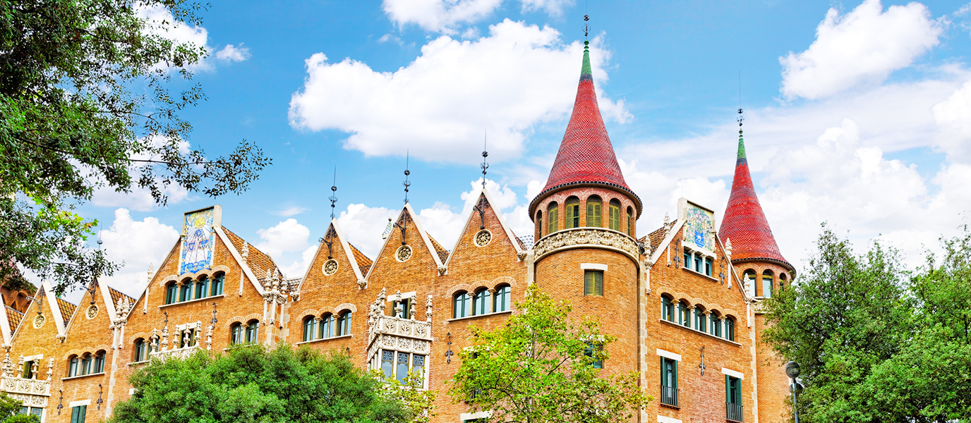 Casa de les Punxes: el castillo modernista que se alzó en plena Barcelona burguesa