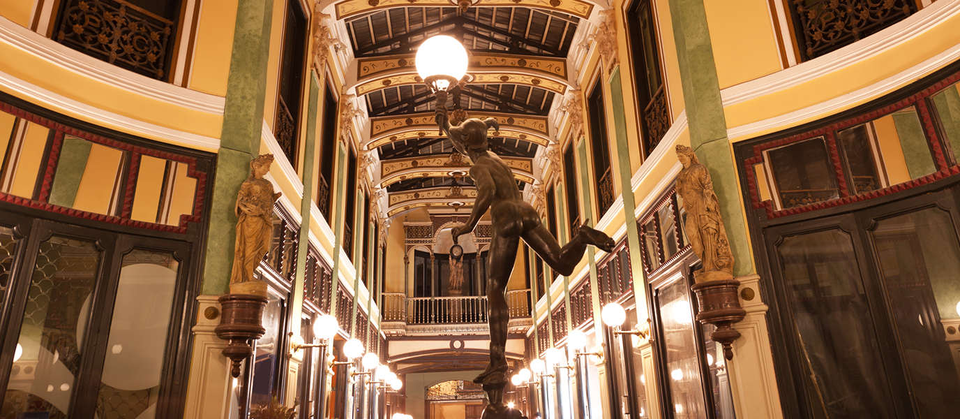 Pasaje Gutiérrez: la galería de hierro y cristal donde Valladolid se refugia del invierno
