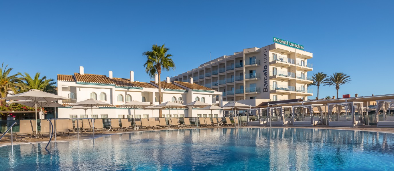 Conoce los mejores Day Pass Torremolinos: piscinas junto al Mediterráneo, buffets sin reloj y rooftops que miran al skyline de Málaga