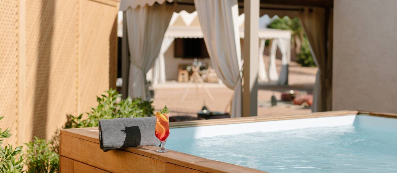 Conoce los mejores Day Pass Marrakech: un oasis contemporáneo entre palmeras y piscinas infinitas